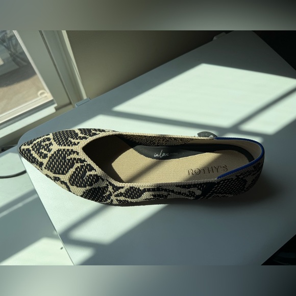 Rothy's Geometric Design Point II. Never Worn 9.5 - Picture 3 of 6